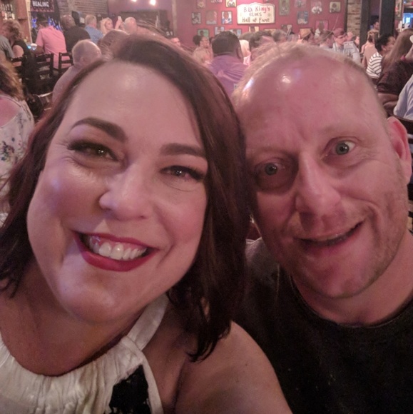 Meet your Posher, Laura - Picture 2 of 2